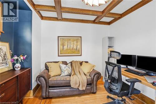 17 Tuxedo Avenue S, Hamilton, ON 