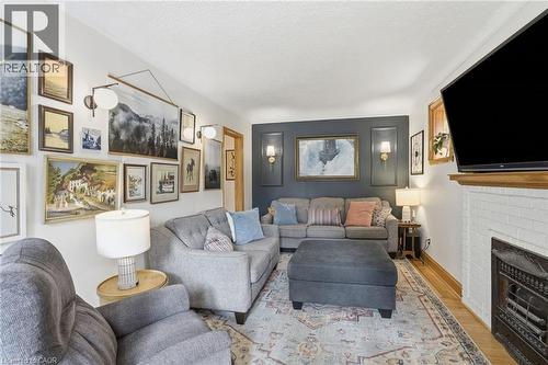 17 Tuxedo Avenue S, Hamilton, ON 