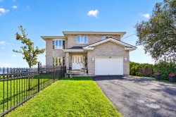209A Ch. du Bord-du-Lac-Lakeshore  Pointe-Claire, QC H9S 4K2