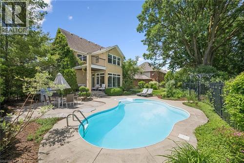 576 Falconridge Crescent, Kitchener, ON 