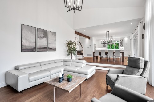 Salon - 163 Rue Bourgeois, Saint-Mathieu-De-Beloeil, QC 