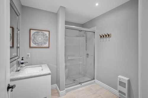 Salle de bains - 163 Rue Bourgeois, Saint-Mathieu-De-Beloeil, QC 