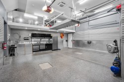 Garage - 