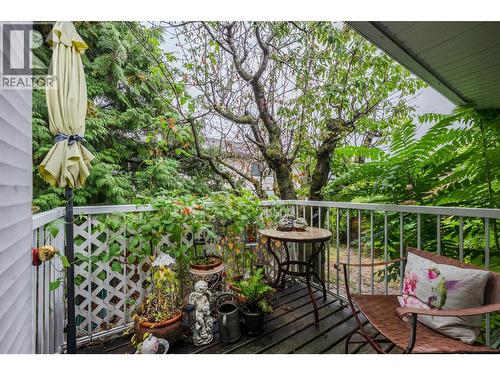 Deck off of the primary - 902 Maccleave Avenue, Penticton, BC 
