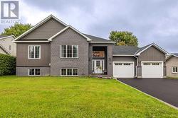 126 Queensgate BLVD Sault Ste. Marie, ON P6A 6Y4