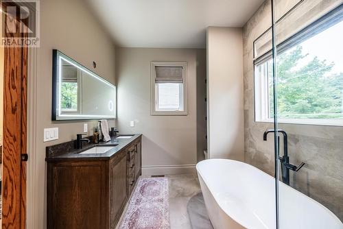 126 Queensgate Blvd, Sault Ste. Marie, ON 
