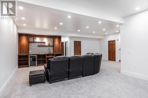 126 Queensgate Blvd, Sault Ste. Marie, ON 