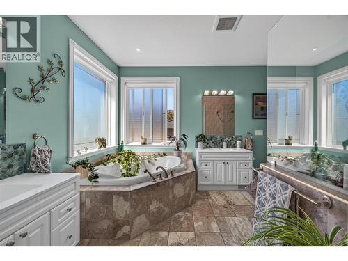 6812 Cabernet Place, Oliver, BC 