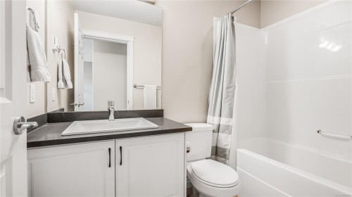#110-724 Larkhall Rd, Langford, BC 
