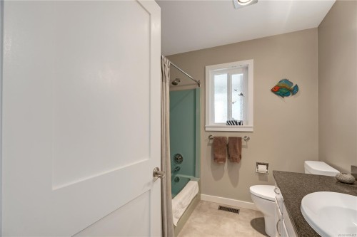 3838 Fearn Way, Ladysmith, BC 
