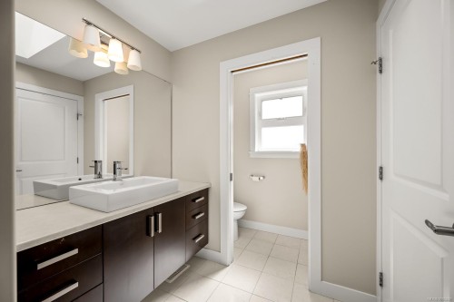 232 2Nd St, Courtenay, BC 