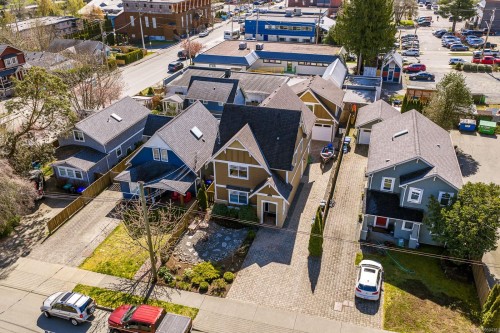 232 2Nd St, Courtenay, BC 
