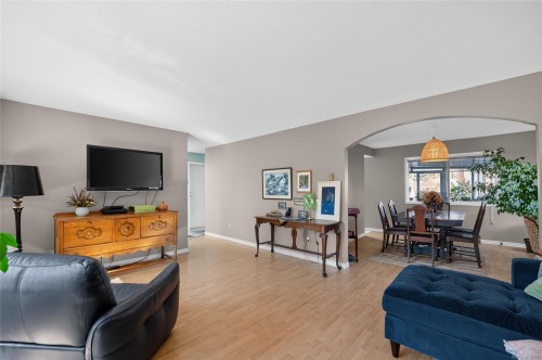 3560 Falcon Dr, Nanaimo, BC 