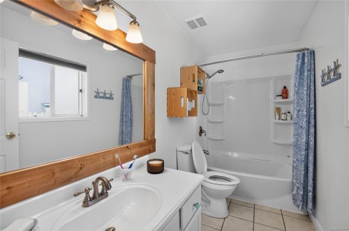 3560 Falcon Dr, Nanaimo, BC 