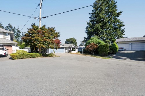3560 Falcon Dr, Nanaimo, BC 