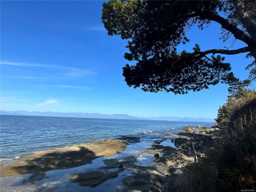 532 Berry Point Rd, Gabriola Island, BC 