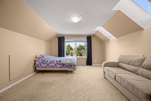 2464 Stirling Cres, Courtenay, BC 