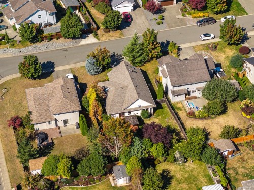 2464 Stirling Cres, Courtenay, BC 