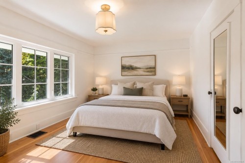 1027 Deal St, Oak Bay, BC 
