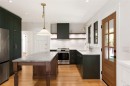 1027 Deal St, Oak Bay, BC 
