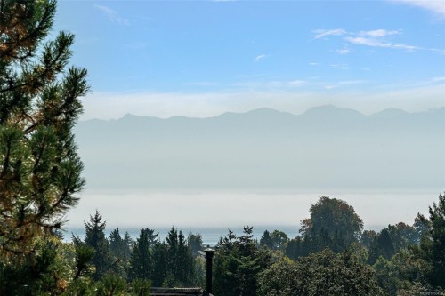 #5-1715 Rockland Ave, Victoria, BC 