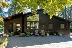 685 LOST LAKE Rd Highlands, BC V9B 6E3