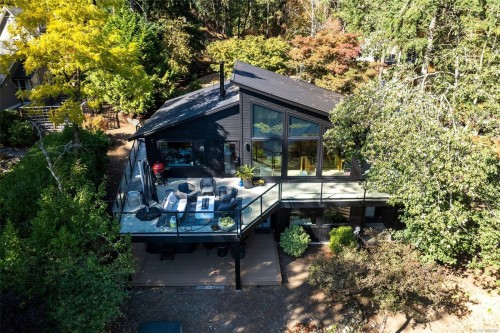 685 Lost Lake Rd, Highlands, BC 
