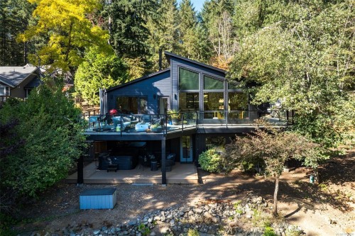 685 Lost Lake Rd, Highlands, BC 