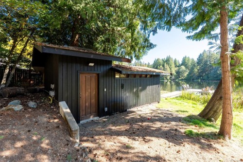 685 Lost Lake Rd, Highlands, BC 