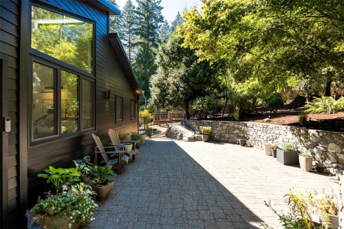 685 Lost Lake Rd, Highlands, BC 