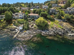 2920 Mt. Baker View Rd Saanich, BC V8N 1Z5