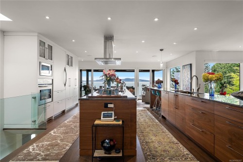 2920 Mt. Baker View Rd, Saanich, BC 