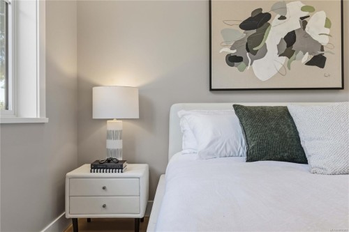 #2-2312 Orchard Ave, Sidney, BC 