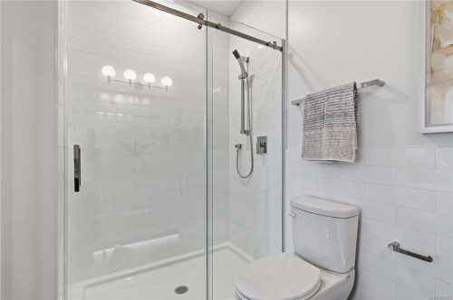 #2-2312 Orchard Ave, Sidney, BC 