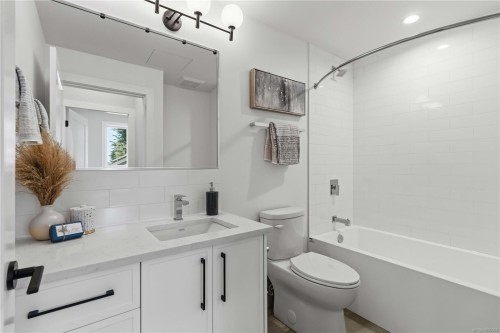 #2-2312 Orchard Ave, Sidney, BC 