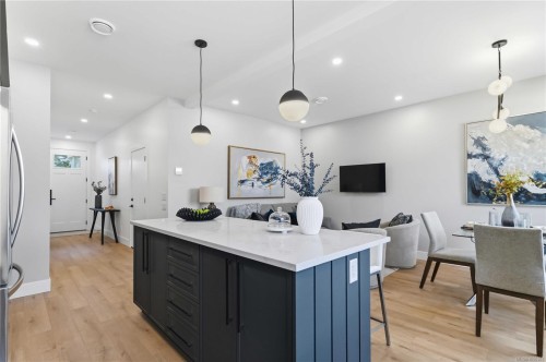 #2-2312 Orchard Ave, Sidney, BC 
