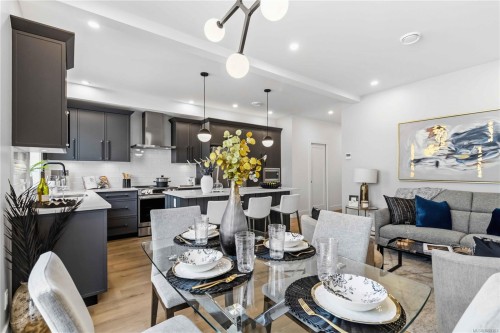 #2-2312 Orchard Ave, Sidney, BC 