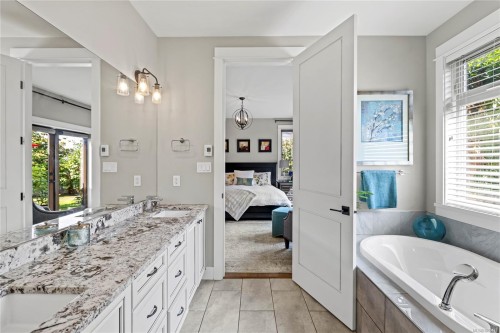 1254 Ormonde Rd, Parksville, BC 