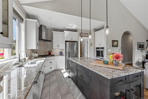 1254 Ormonde Rd, Parksville, BC 