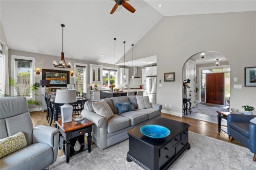 1254 Ormonde Rd, Parksville, BC 