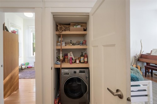 737 Vancouver St, Victoria, BC 