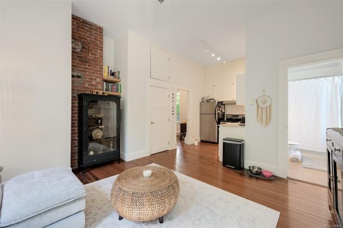 737 Vancouver St, Victoria, BC 