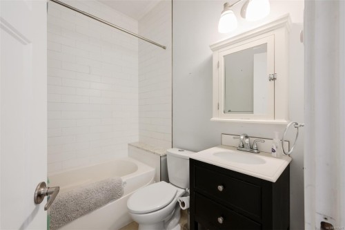 737 Vancouver St, Victoria, BC 