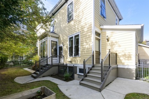 737 Vancouver St, Victoria, BC 