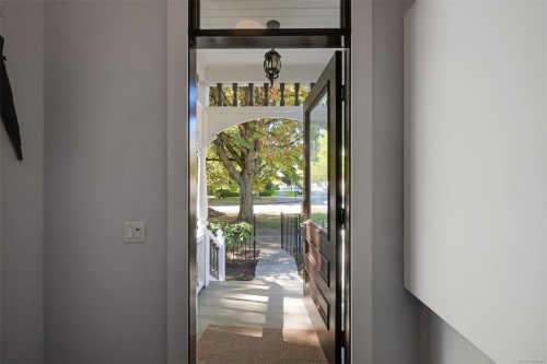 737 Vancouver St, Victoria, BC 