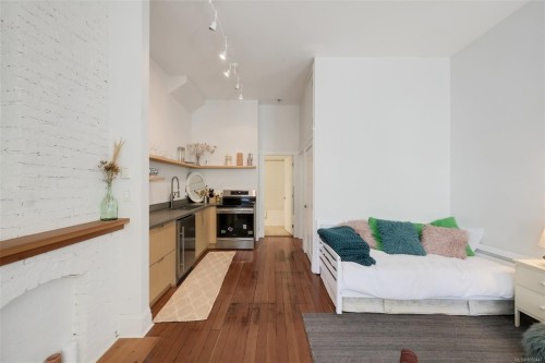 737 Vancouver St, Victoria, BC 