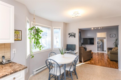 2233 Bolt Ave, Comox, BC 