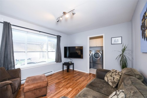 2233 Bolt Ave, Comox, BC 