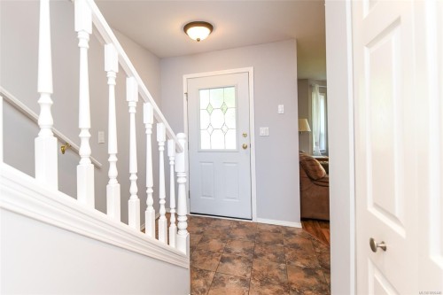 2233 Bolt Ave, Comox, BC 