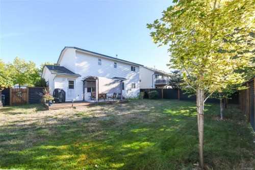 2233 Bolt Ave, Comox, BC 
